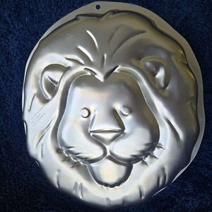 Vintage '94 Jungle Lion Cake Pan by Wilton